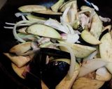 ナスと玉ねぎ炒め(豚肉入り)作り方3写真
