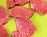 柔らか♪豚ヒレ肉のご馳走ピカタ作り方2写真