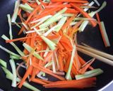 ブロッコリーの茎で常備菜！キンピラ♪作り方3写真