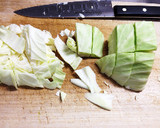 切って煮るだけ！キャベツと厚揚げの煮浸し作り方1写真