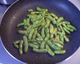 やみつき！枝豆のガーリックピリ辛作り方4写真