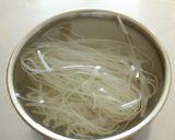 さっぱり美味しい★　鶏むね肉のフォー　★作り方1写真