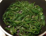 ご飯に合う！甘辛ピーマン 塩昆布炒め。作り方2写真