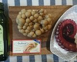 味がしっかり！タコとキノコのアヒージョ作り方1写真