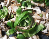 舞茸と鶏肉の中華炒め作り方6写真