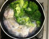 さっぱり♪鶏とブロッコリーのトマト炒め作り方2写真