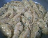 ニンニク香るジューシー餃子作り方10写真