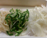 ゴーヤと玉ねぎの簡単酢の物♪作り方1写真