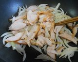 玉ねぎとスモークチキンのケチャップ炒め♪作り方4写真
