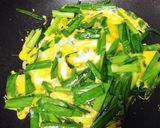 黒酢だれ肉団子のせニラ玉作り方1写真