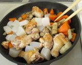 鶏手羽元と根菜の煮物作り方8写真