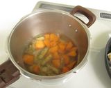 鶏手羽元と根菜の煮物作り方2写真