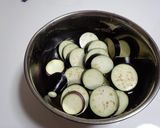 簡単、茄子とズッキーニのトマトチーズ焼き作り方1写真