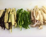 青椒肉絲の素で！あんかけ焼きそば作り方2写真