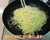 梅ときゅうりの塩焼きそば作り方5写真