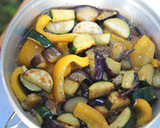 簡単！夏野菜の挽き肉煮込み・地中海風作り方4写真