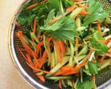 カリカリお揚げの☆水菜と千切り野菜サラダ作り方1写真