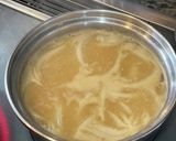 簡単甘味を引き出す！ 玉ねぎのお味噌汁作り方2写真