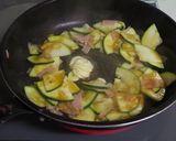醤油マヨで☆ズッキーニのにんにく炒め♪作り方3写真