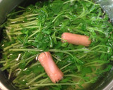 お弁当の隙間に♪ウィニーと豆苗の和え物作り方3写真