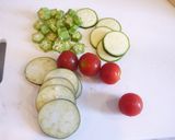 夏野菜と鶏肉のバターレモンソースパスタ作り方1写真