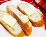 簡単！蜂蜜＆バターフランスパン♪作り方1写真