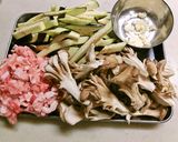 豚肉＆茄子＆舞茸のエスニック炒め♪作り方1写真