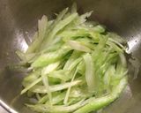 セロリとカニカマの春雨サラダ作り方3写真