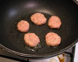 夏野菜とミニハンバーグのクリーム煮♪作り方1写真