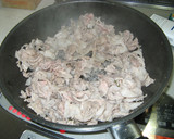 豚こま切れ肉と切りコンブの炒め煮作り方2写真