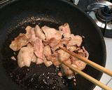 胡瓜と豚バラ肉のニンニク炒め作り方3写真