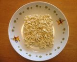レンジでインスタント焼きそば(袋)作り方1写真