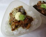 サンマ缶で大人のおにぎり①(◔‿　◔☆ミ作り方1写真