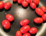 プチトマト消費♡トマトのソテー作り方1写真