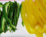 彩り野菜と竹輪の粒マスタードめんつゆ和え作り方1写真