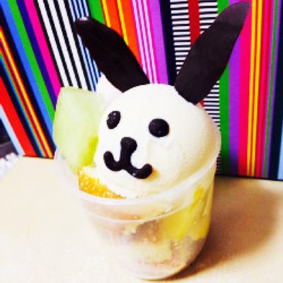 うさぎ♡パフェ ニコラシャール銀座に「うさぎパフェ」 - 濃厚ピスタチオの香り