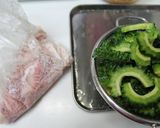 ゴーヤと豚コマ肉のにんにく風味味噌炒め♪作り方2写真