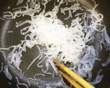 糸こんにゃくのマヨ炒め作り方2写真