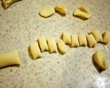 手打ちのオレキエッテ作り方3写真
