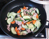 きゅうりと豚肉のオイマヨ炒め作り方3写真