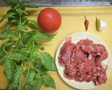 バジルトマト炒め牛丼作り方1写真