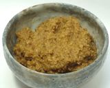 トマトとモッツァレラチーズの胡麻ピザ作り方1写真