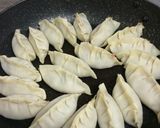 マッシュルームとオリーブオイルの洋風餃子作り方5写真