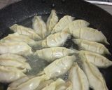 マッシュルームとオリーブオイルの洋風餃子作り方6写真