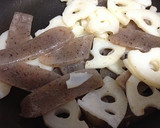 れんこんとこんにゃくの炒め物作り方4写真