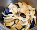 洋風☆野菜たっぷり！味噌煮込みうどん作り方4写真