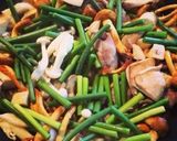 4種のきのこと豚肉のネギ味噌炒め作り方4写真