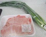 鉄板焼きde焼きしゃぶ・九条ネギ巻♪作り方1写真