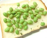 バジルカレー風味　枝豆トースト作り方2写真