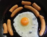 半熟目玉焼きウインナー添え作り方8写真